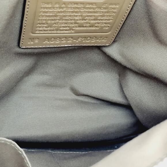 Vintage Y2K Coach Jacquard Small CC Logo Tan Suede Bottom Crossbody Purse - Picture 10 of 10